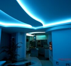 Натяжные потолки с подсветкой